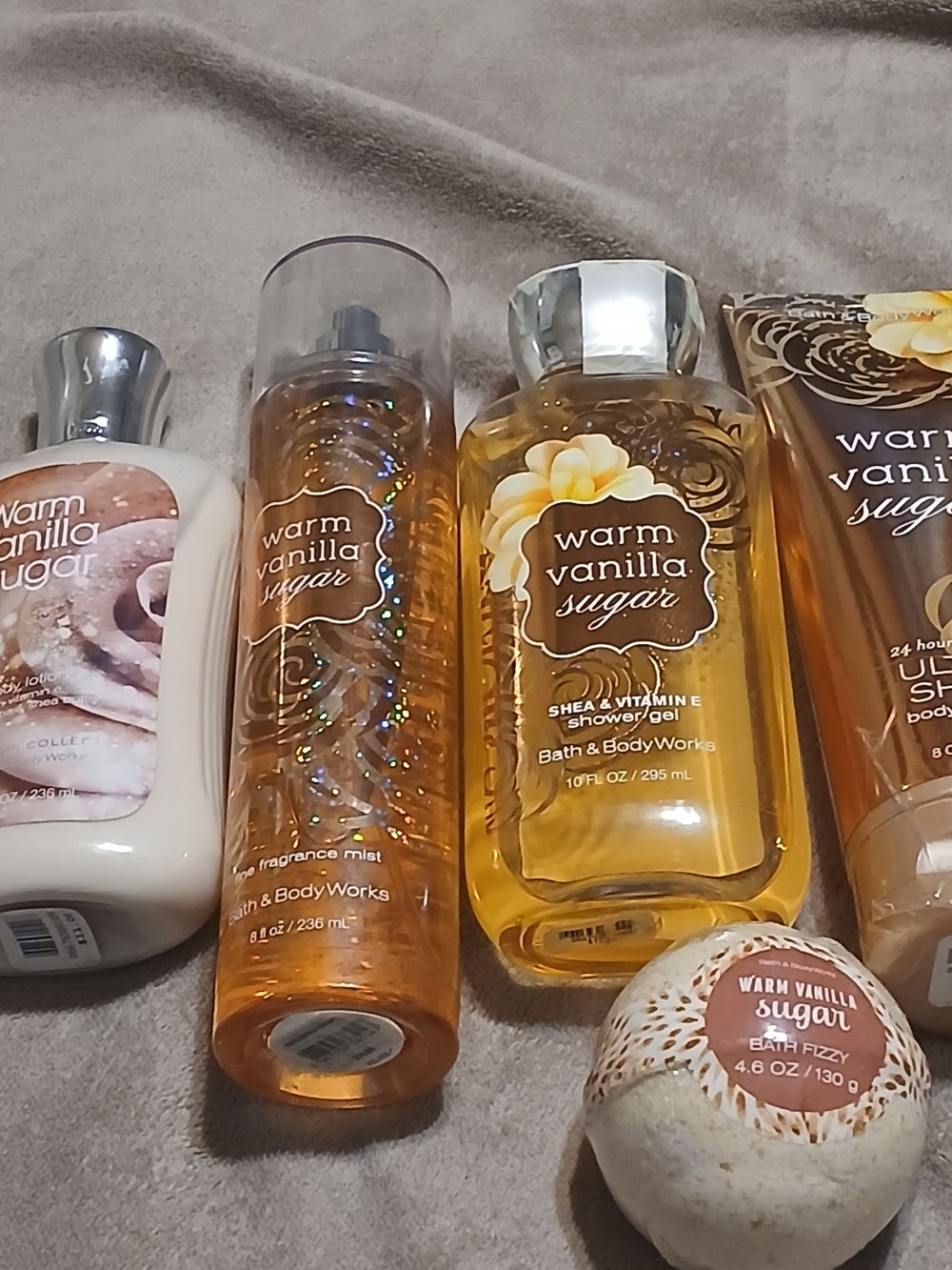 Bath & Body Works Warm Vanilla Sugar Set — gold, cream, white